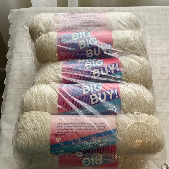 Cream Yarn Bundle - Picture 2 of 6